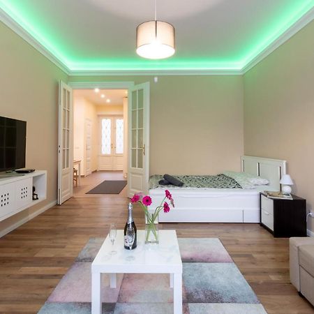 Nice And Cozy Apartment Next To The Parliament Будапеща Екстериор снимка