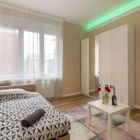Nice And Cozy Apartment Next To The Parliament Будапеща Екстериор снимка