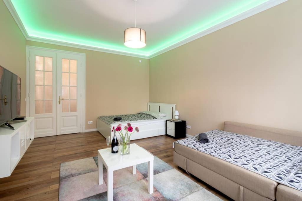 Nice And Cozy Apartment Next To The Parliament Будапеща Екстериор снимка
