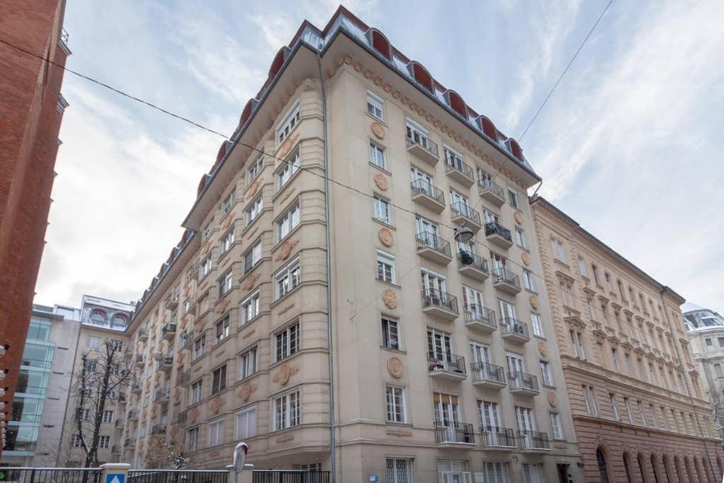 Nice And Cozy Apartment Next To The Parliament Будапеща Екстериор снимка