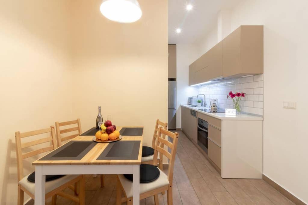 Nice And Cozy Apartment Next To The Parliament Будапеща Екстериор снимка